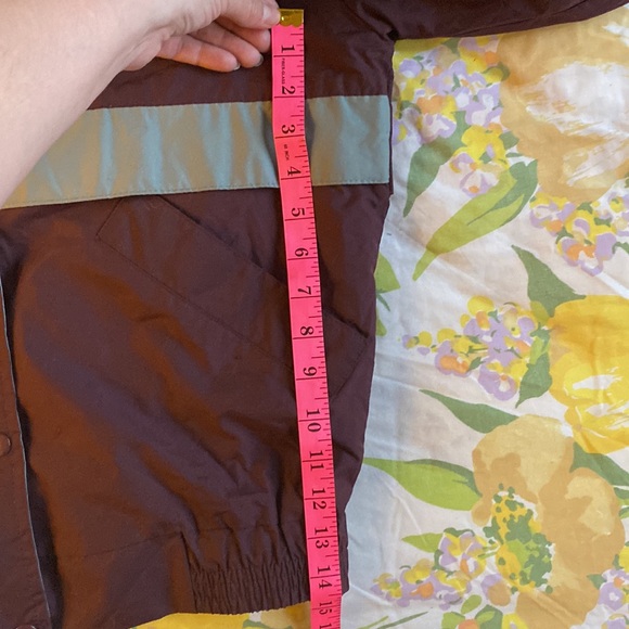 90’s Windbreaker - Picture 8 of 8